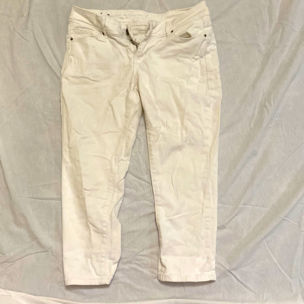 Vintage White Capris